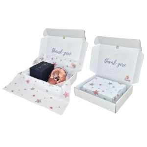 Cutie transport + hartie de matase model Crăciun Star Parade 28gsm – dimensiune 50x75cm