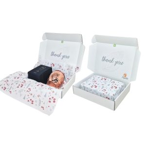 Cutie transport + hartie de matase model Crăciun Winter Berries 28gsm – dimensiune 50x75cm